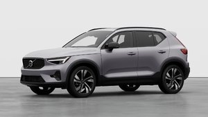 2026 Volvo XC40 B5 AWD Plus Dark Theme