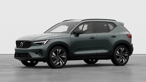 2026 Volvo XC40 B5 AWD Plus Dark Theme