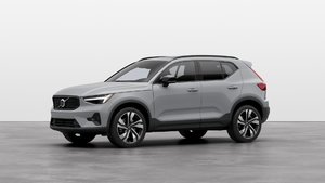 2025 Volvo XC40 ULTRA DARK THEME