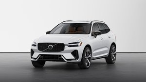 2025 Volvo XC60 B5 AWD Ultra Dark Theme