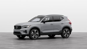 2025 Volvo XC40 Plus Dark