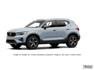 2025 Volvo XC40 B5 AWD Core Bright Theme