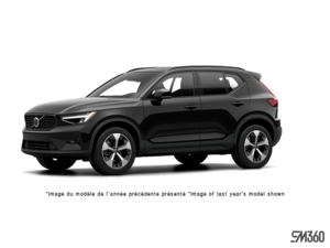 2025 Volvo XC40 B5 AWD Plus Dark Theme