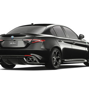 ALFA ROMEO GIULIA CARBONIO 2024 photo-4