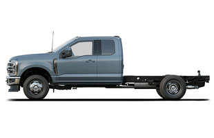 2023 FORD F-350 DRW CHASSIS CAB LARIAT photo-0