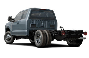 2023 FORD F-350 DRW CHASSIS CAB LARIAT photo-5