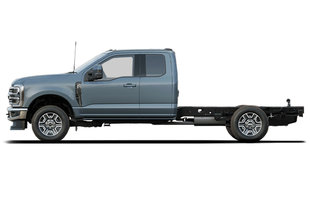 2023 FORD F-350 SRW CHASSIS CAB LARIAT photo-0