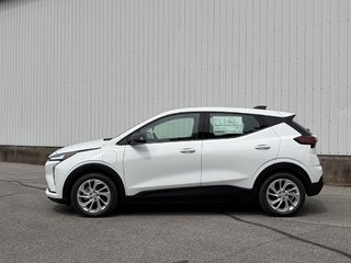 2027 Chevrolet Bolt in Joliette, Quebec - 3 - w320h240px