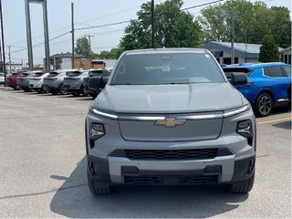 Chevrolet Silverado EV  2025 à Joliette, Québec - 2 - w320h240px