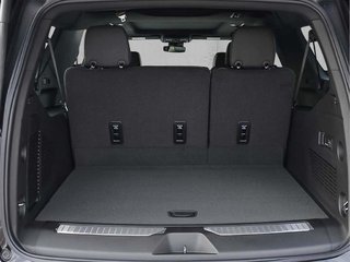 2025 Chevrolet Suburban in Joliette, Quebec - 6 - w320h240px