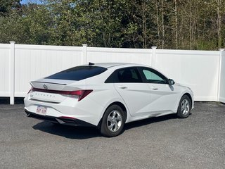 Hyundai Elantra Essential | Cam | USB | Htd Seats | Bluetooth 2023 à Saint John, Nouveau-Brunswick - 3 - w320h240px