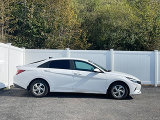 Hyundai Elantra Essential | Cam | USB | Htd Seats | Bluetooth 2023 à Saint John, Nouveau-Brunswick - 2 - w320h240px