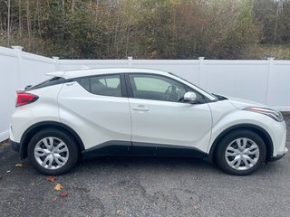2021 Toyota C-HR LE | CAM | USB | Apple CarPlay
