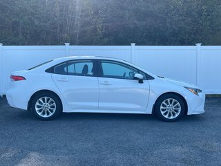 2022 Toyota Corolla LE | ROOF | CAM | USB | Warranty to 2027 in Saint John, New Brunswick - 2 - w320h240px