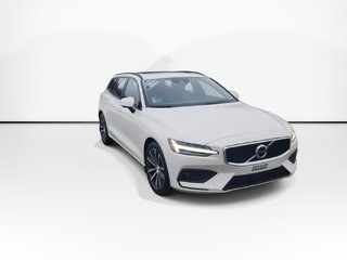 2021 Volvo V60 Momentum | Roof | Nav | Cam | USB