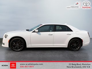 2022 Chrysler 300 300 Touring L in Moncton, New Brunswick - 5 - w320h240px