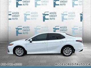 Toyota Camry LE 2022 à Rouyn-Noranda, Québec - 5 - w320h240px