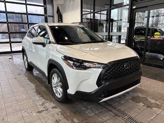 2023 Toyota Corolla Cross LE in Montreal, Quebec - 2 - w320h240px