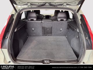 2023 Volvo XC40 Plus Dark Theme in Montreal, Quebec - 5 - w320h240px