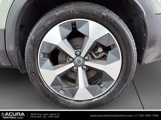 2023 Volvo XC40 Plus Dark Theme in Montreal, Quebec - 6 - w320h240px