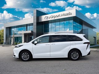 2025 Toyota Sienna LE