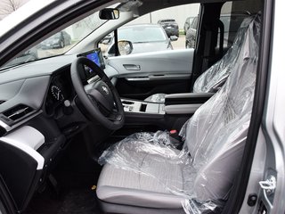 2025 Toyota Sienna LE