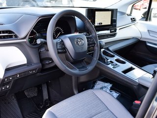 2025 Toyota Sienna LE