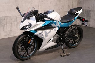 CF Moto 300SS  2022
