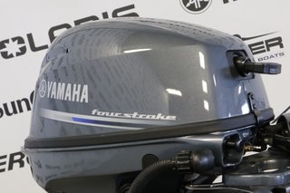 Yamaha T9.9XWHB A DÉMARREUR ÉLÈCTRIQUE, X-LONG (25 POUCES) 2023