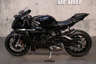 2025 Yamaha YZF-R1