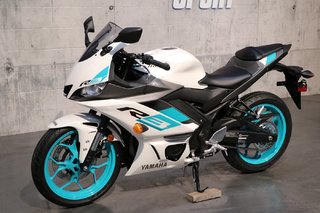 Yamaha YZF-R3  2024