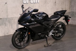 Yamaha YZF-R3  2025