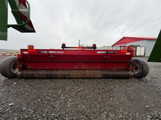 2016 Brillion SST 12 in Cacouna, Quebec - 3 - w320h240px