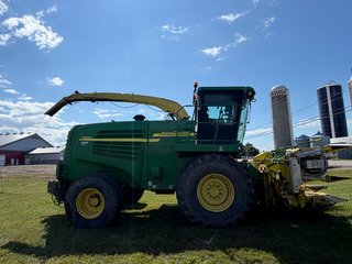 2007 John Deere 7300 in Cacouna, Quebec - 4 - w320h240px
