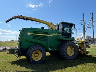 2007 John Deere 7300 in Cacouna, Quebec - 5 - w320h240px