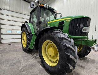 2008 John Deere 7330 in Cacouna, Quebec - 5 - w320h240px