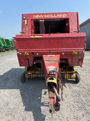 New Holland 640  2006 à Cacouna, Québec - 2 - w320h240px