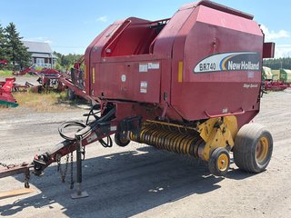 New Holland BR740A  2006 à Cacouna, Québec - 5 - w320h240px