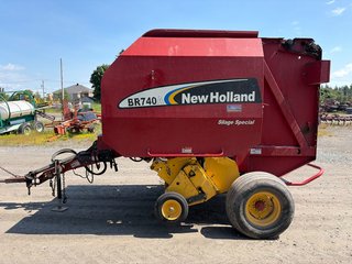 New Holland BR740A  2006 à Cacouna, Québec - 4 - w320h240px