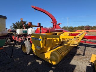 2003 New Holland FP230 in Cacouna, Quebec - 4 - w320h240px