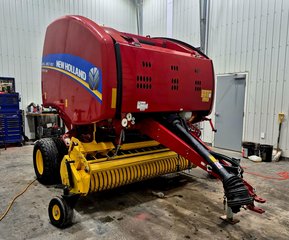 New Holland Roll-Belt 450  2017 à Cacouna, Québec - 3 - w320h240px