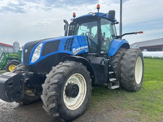 2012 New Holland T8.300 in Cacouna, Quebec - 2 - w320h240px