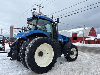 2012 New Holland T8.300 in Cacouna, Quebec - 4 - w320h240px