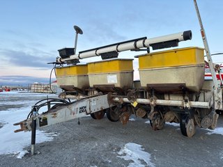 New-Idea 9200  2006 à Cacouna, Québec - 2 - w320h240px