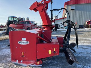 2014 Pronovost P800 in Cacouna, Quebec - 3 - w320h240px