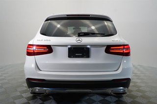 2019  GLC300 4MATIC SUV in Laval, Quebec - 5 - w320h240px