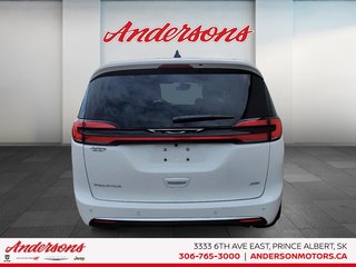 2027 Chrysler Pacifica SELECT AWD in Prince Albert, Saskatchewan - 3 - w320h240px