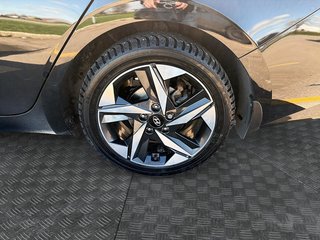 2023 Hyundai Elantra Luxury