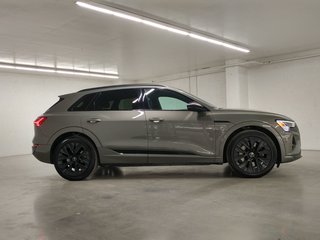 Audi Q8 e-tron QUATTRO BLACK COMPETITION | TECH PACK | B&O | TOIT 2024 à Laval, Québec - 3 - w320h240px