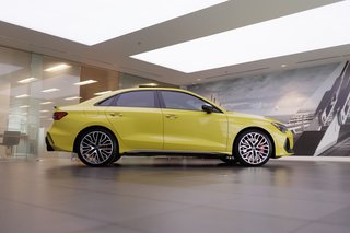 Audi S3 TECHNIK BLACK PACK QUATTRO RED CALIPER|NAV|CARPLAY 2025 à Laval, Québec - 4 - w320h240px